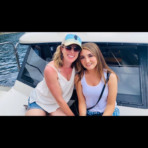 Meet your Posher, Marisa - Picture 2 of 9